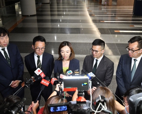 律師會20個理事席位中改選5席,專業派5名當選人會見傳媒。