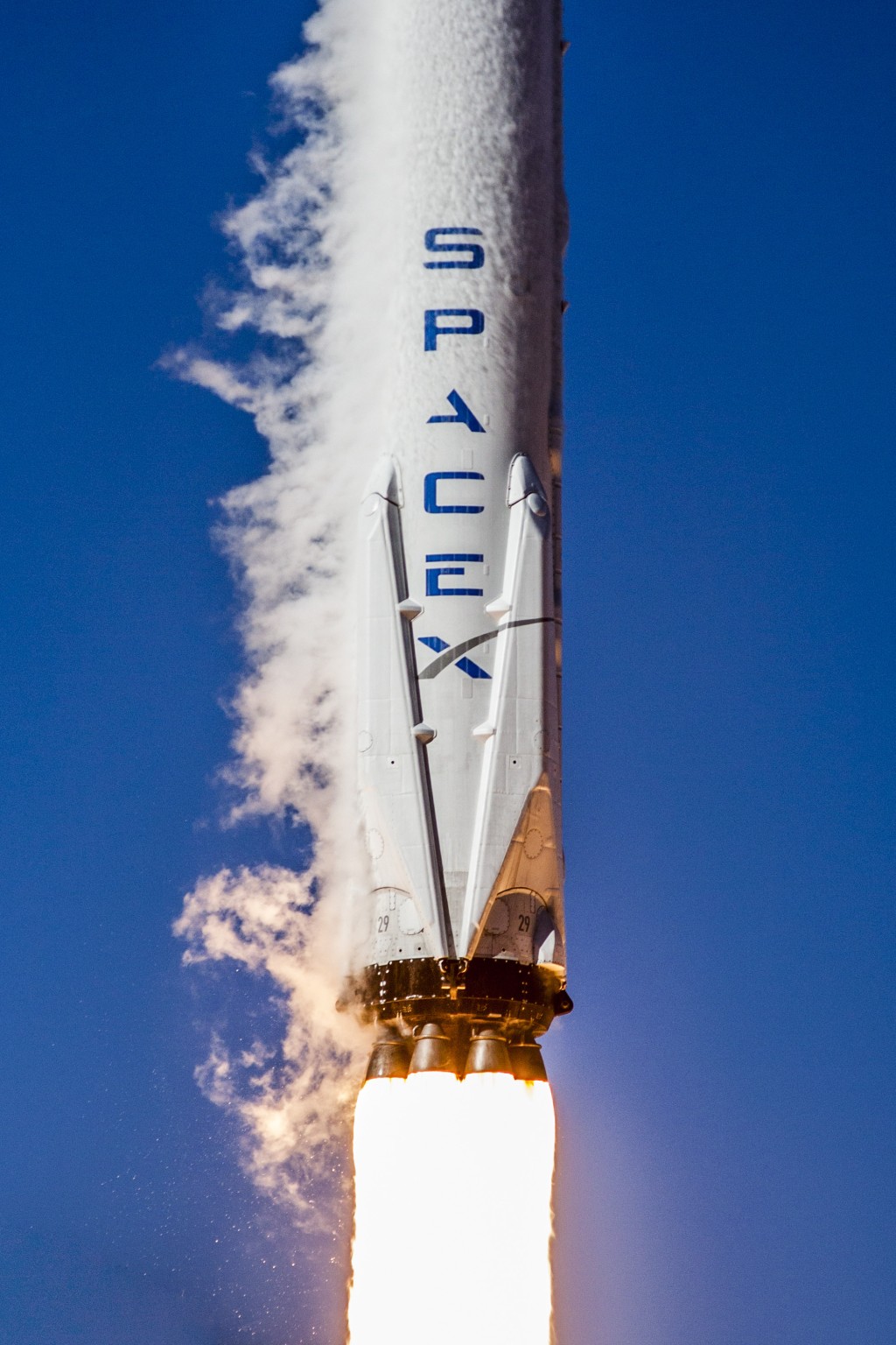 SpaceX在短短六個月從火箭與衛星寬頻服務商轉型為AI巨頭,2月收購xAI後合併估值達1.25萬億美元,較去年12月的約8,000億美元高出近一倍。范德堡大學總資產達109億美元 SpaceX在短短六個月從火箭與衛星寬頻服務商轉型為AI巨頭,2月收購xAI後合併估值達1.25萬億美元,較去年12月的約8,000億美元高出近一倍。范德堡大學總資產達109億美元
