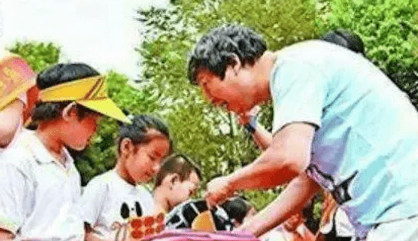 與此同時，李春平熱心公益捐款，曾被譽為「大陸第一慈善家」。微博