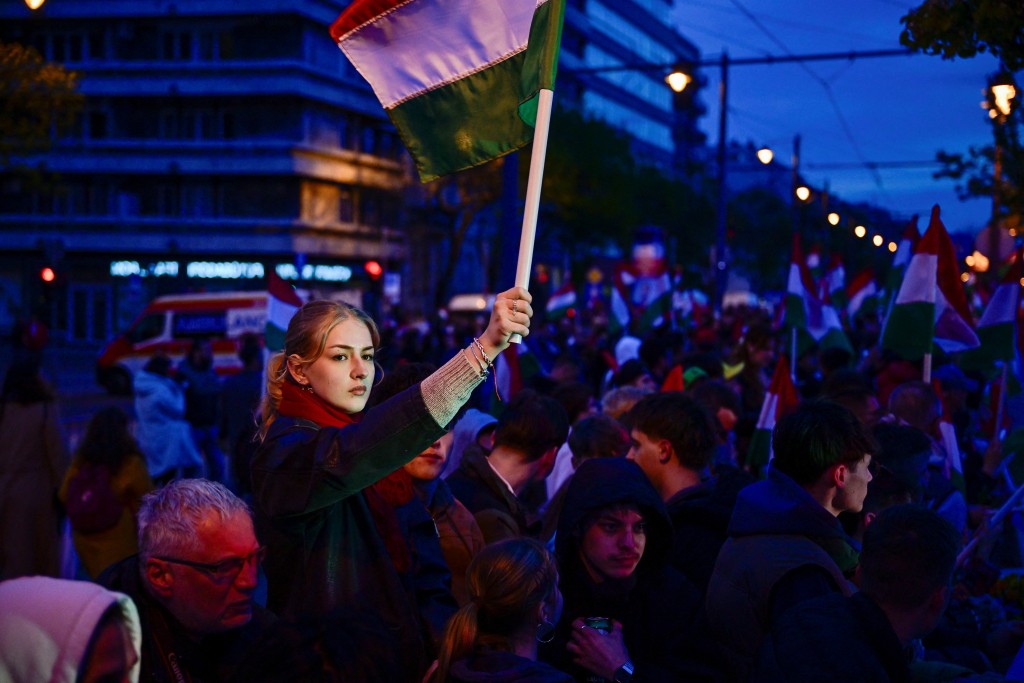 今次选举投票率创新高，接近78%，反映选民对政局高度关注。路透社