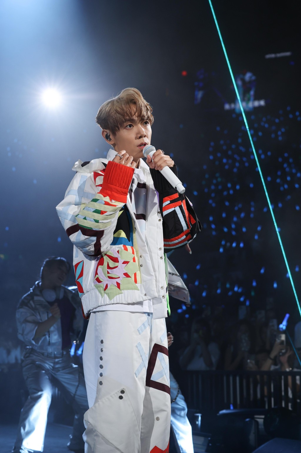 「Summer Blue」與這次「White Summer」,各方面呈現大不同。 「Summer Blue」與這次「White Summer」,各方面呈現大不同。
