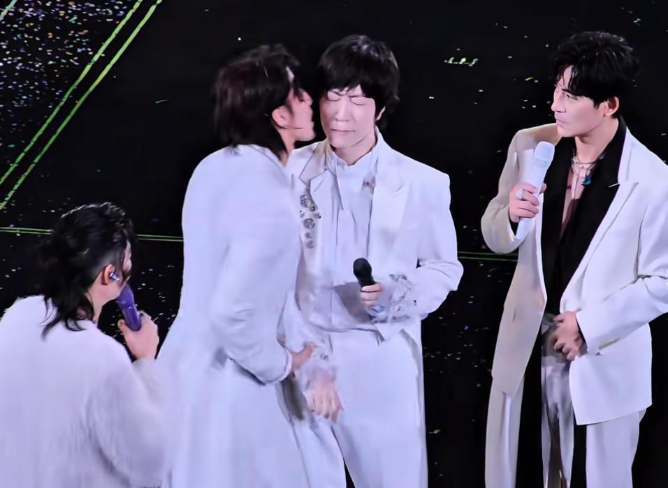 他表示醫院檢查一切平安！