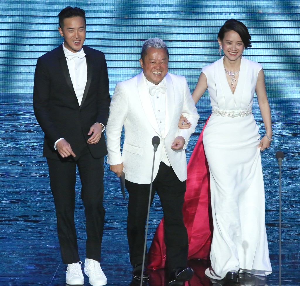 曾志偉、曾國祥與曾寶儀亦試過一同上台灣金馬獎頒獎。