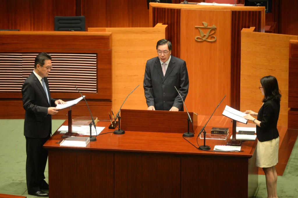 梁君彥在2016年第六屆立法會宣誓。資料圖片
