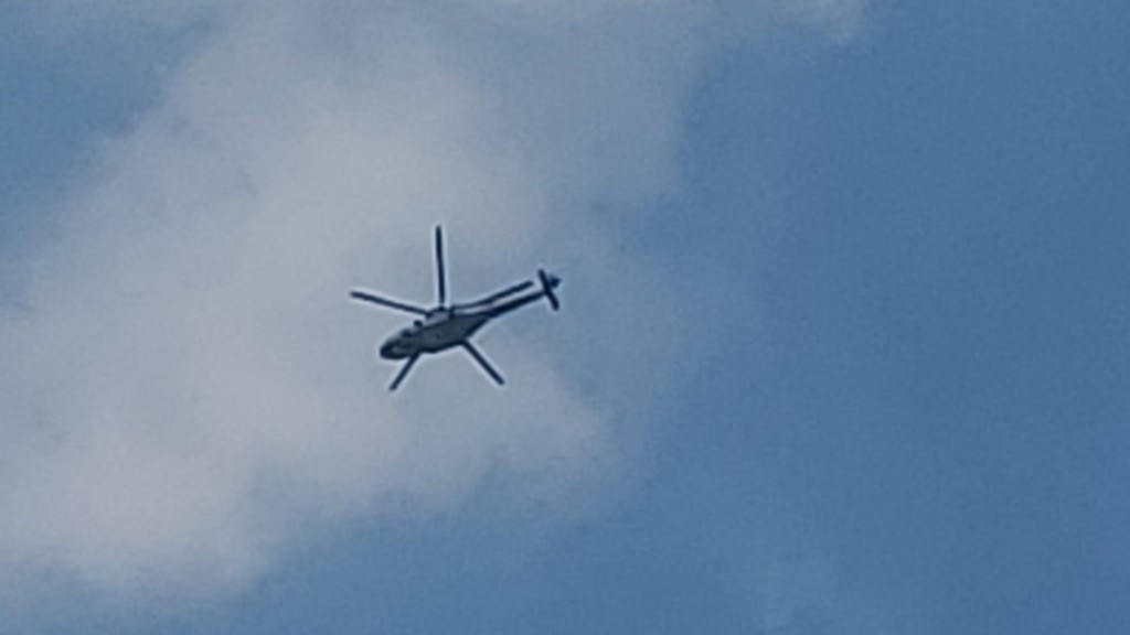直升機在浸大上空盤旋。