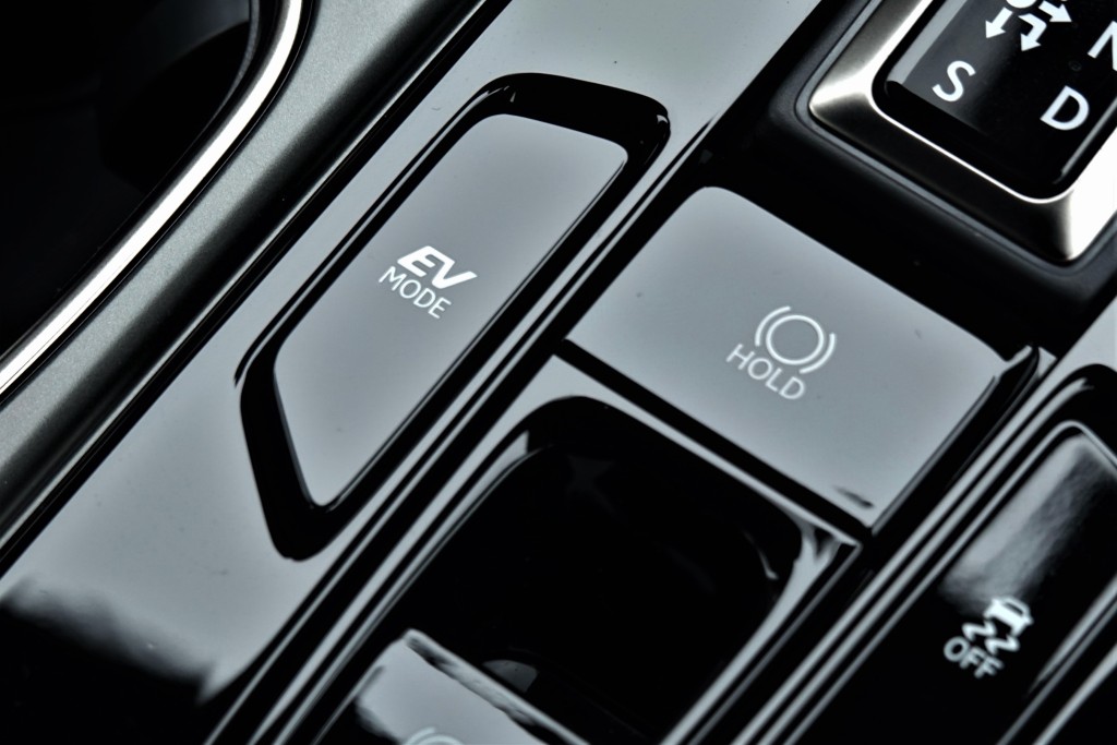 ■混能版设纯电能EV行车模式。