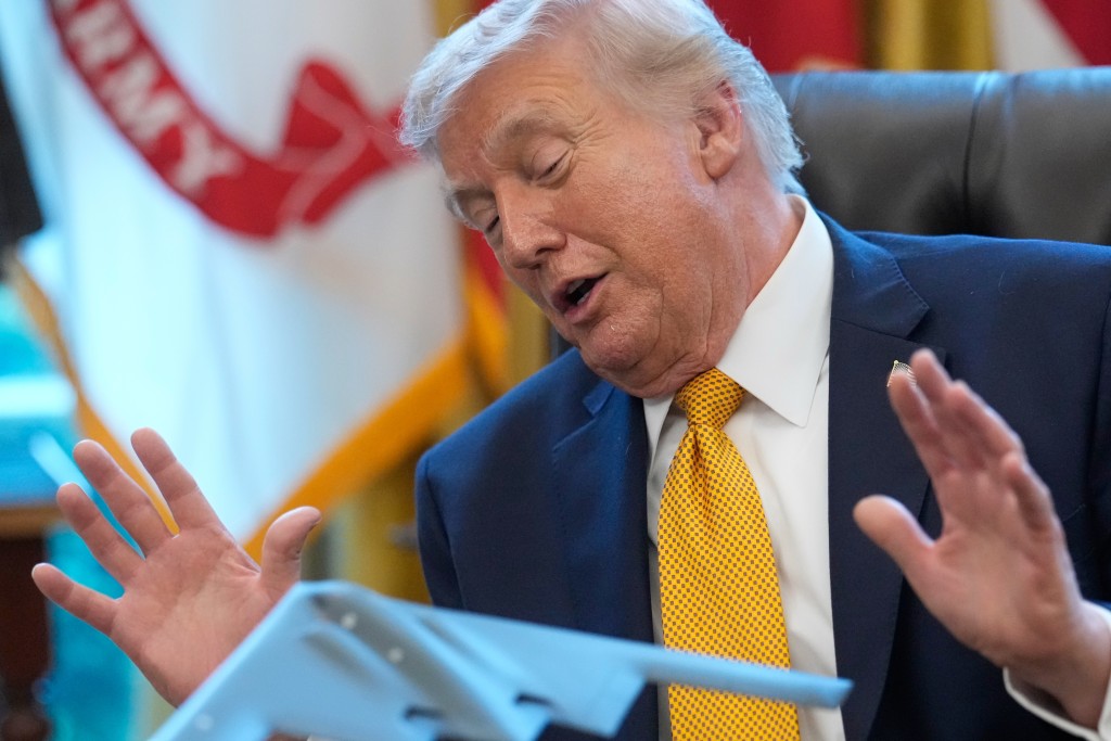 特朗普指出，伊朗不会拖太久。美联社