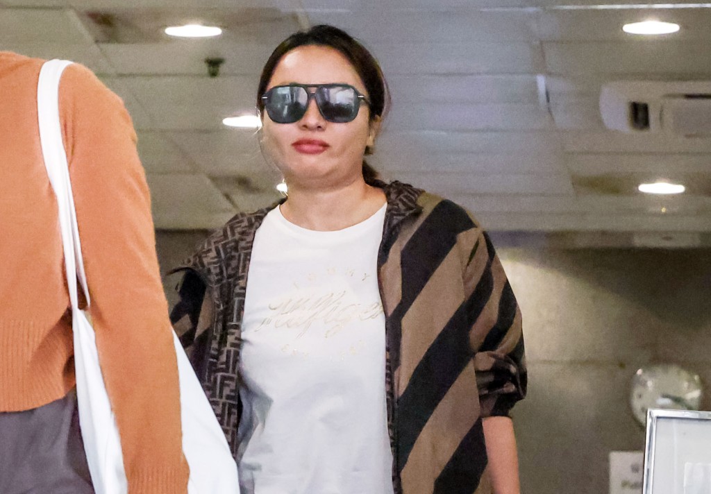 網紅「陳怡」陳穎怡被控2項「欺詐地或罔顧實情地誘使他人投資虛擬資產」罪。何家豪攝 網紅「陳怡」陳穎怡被控2項「欺詐地或罔顧實情地誘使他人投資虛擬資產」罪。何家豪攝