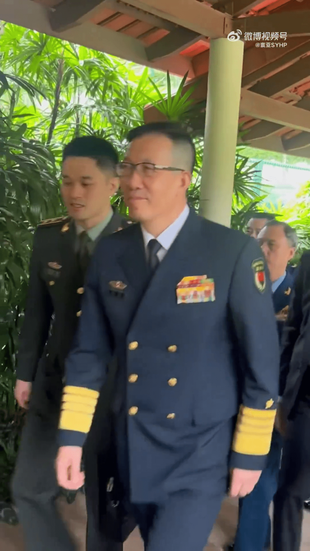 中美防長會晤，中國防長董軍入場。
