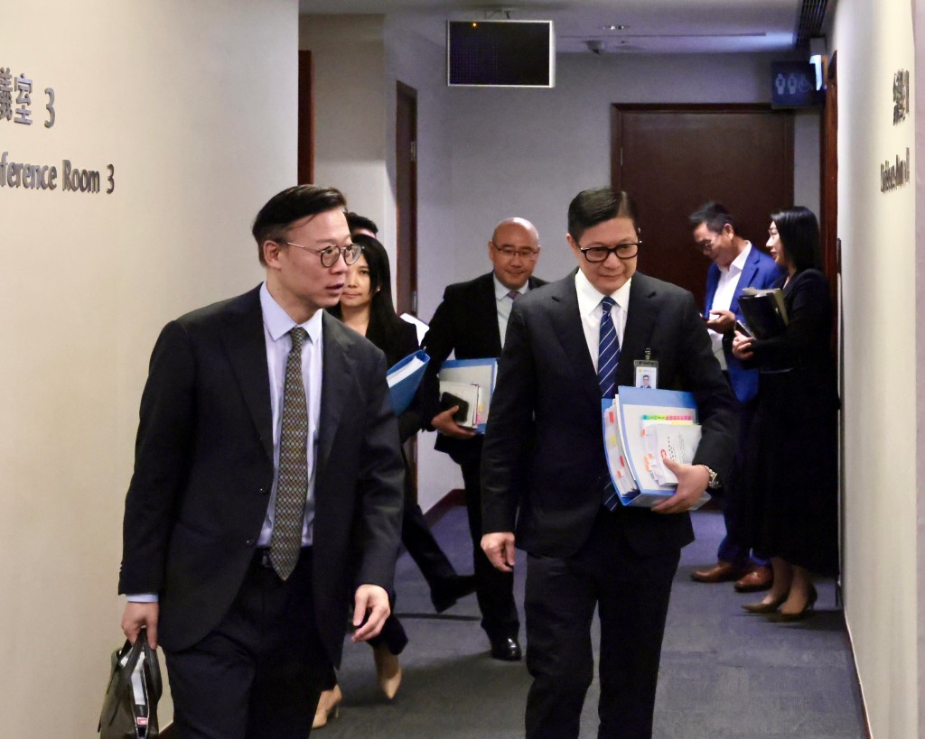 鄧炳強感謝市民和議員的意見，令好多政策更臻完善，亦感謝團隊，為不同政策而努力。鄧炳強fb
