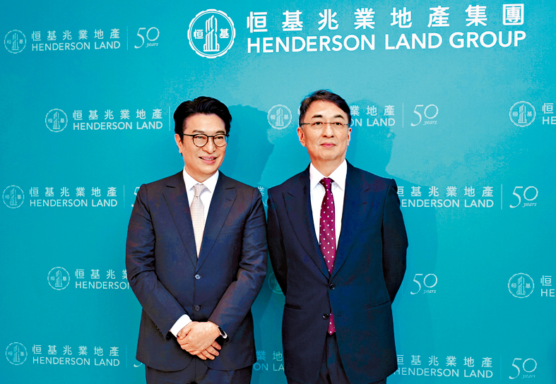 李家誠（左）指出，旗下民生商場出租率已達90%。旁為李家傑。