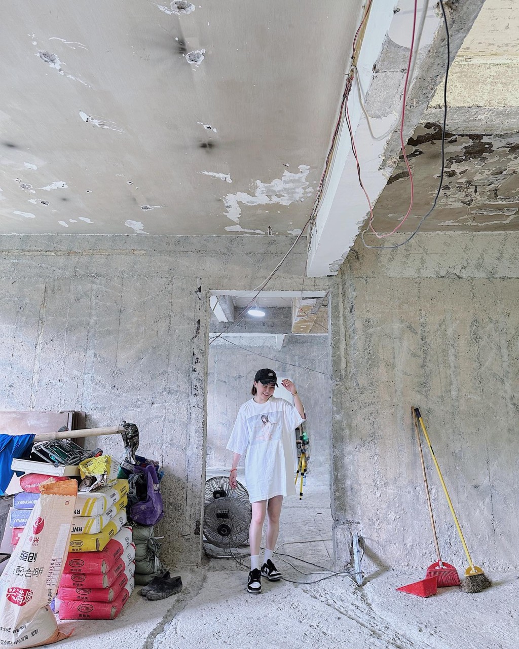 谭杏蓝在新居装潢期间不时影片放上网作纪录。