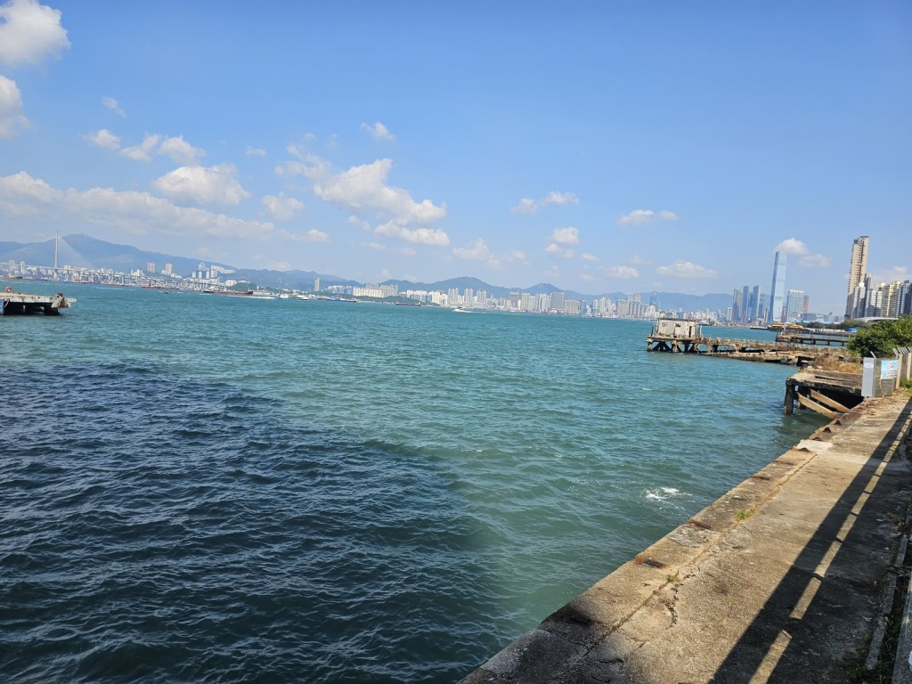 現場為堅尼地城域多利道34號對開海面。 現場為堅尼地城域多利道34號對開海面。