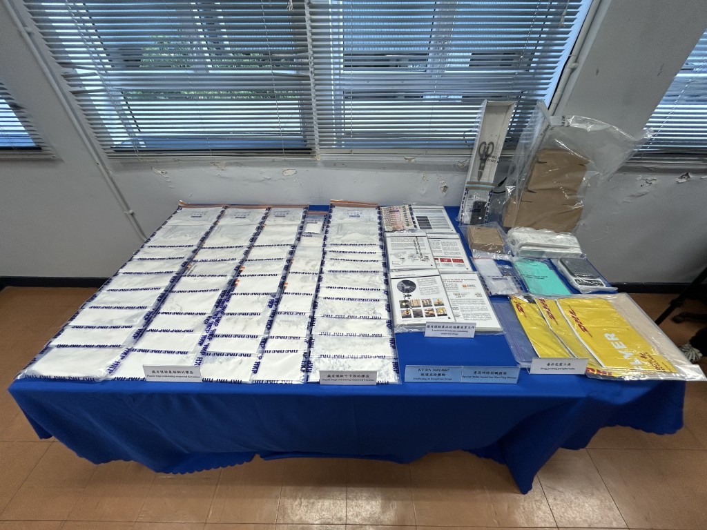 警方展示所得證物。曾志恆攝 警方展示所得證物。曾志恆攝