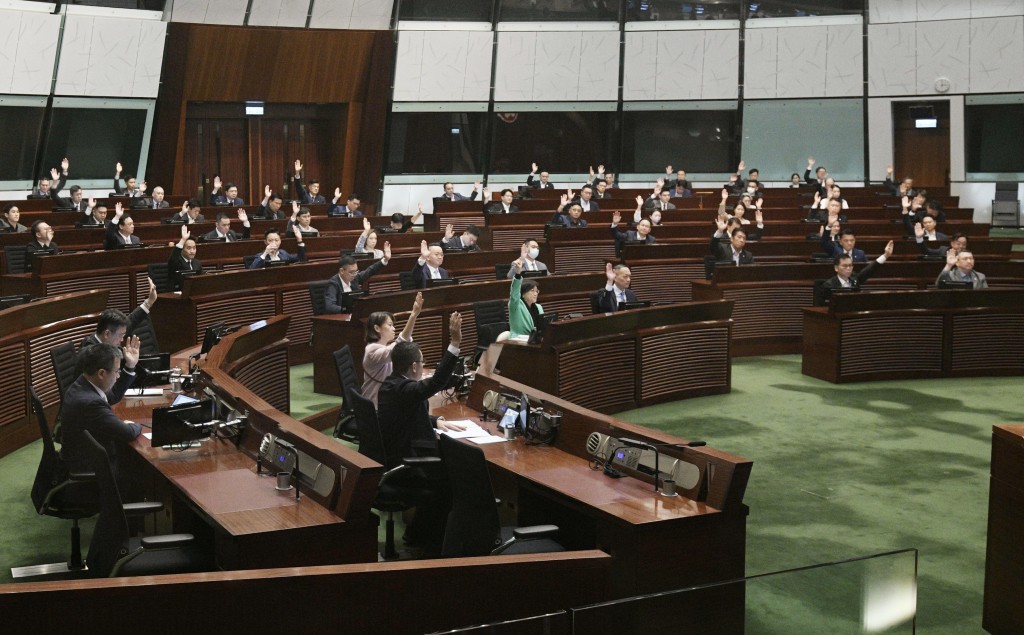 立法會即將辯論五年規劃及施政報告致謝動議。 立法會即將辯論五年規劃及施政報告致謝動議。