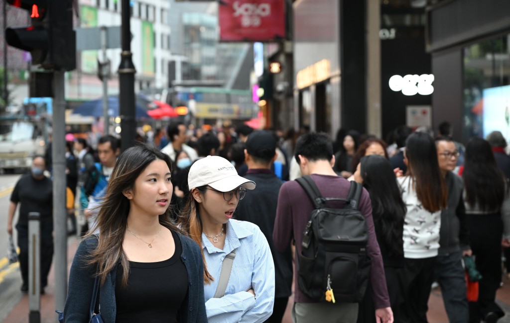 調查結果顯示，超過2成受訪市民表示不口渴不飲水。