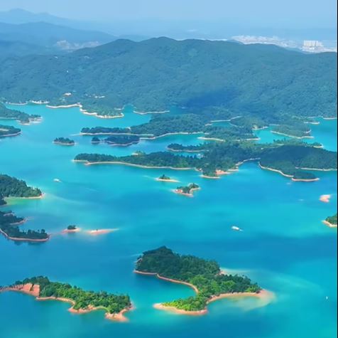 河源萬綠湖景區近日推出「萬綠湖好空氣」罐頭，引起關注。小紅書