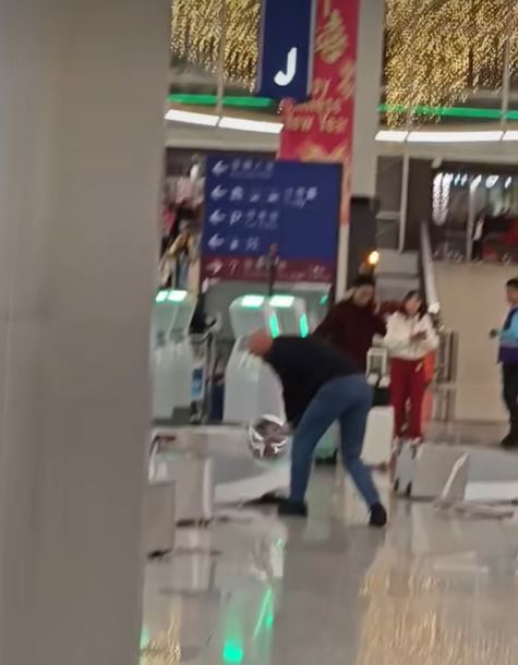 fb香港突發事故報料區影片截圖