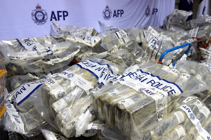 悉尼郊區地下藏2.7噸毒品。澳洲聯邦警方 悉尼郊區地下藏2.7噸毒品。澳洲聯邦警方