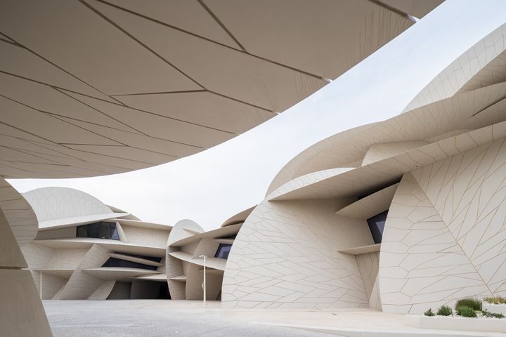 建築物的設計靈感，來自卡塔爾沙漠的結晶體「沙漠玫瑰」。