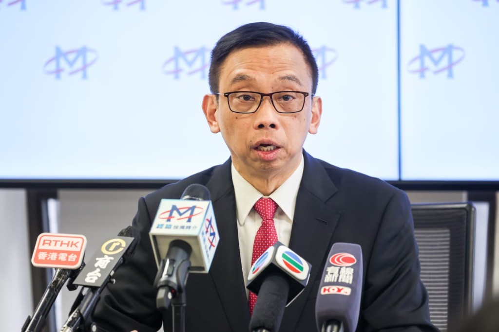 曹德明認為,本港經濟尚未完全復蘇,整體大環境仍存在不穩定性,故市民置業態度偏向審慎。 曹德明認為,本港經濟尚未完全復蘇,整體大環境仍存在不穩定性,故市民置業態度偏向審慎。