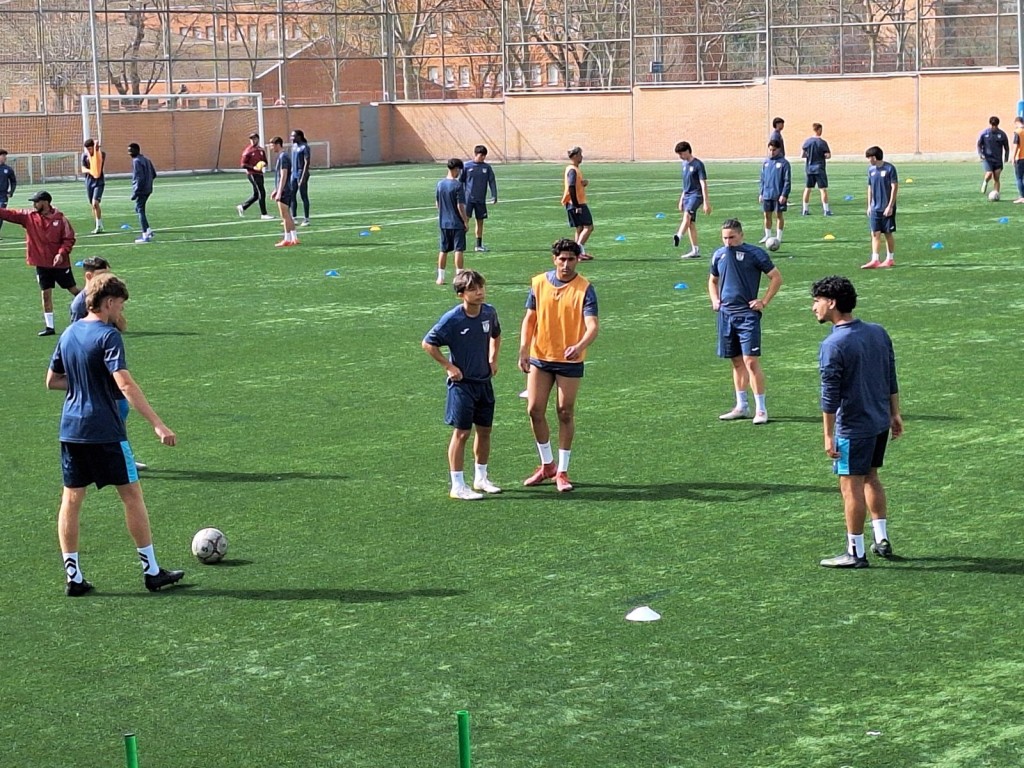 除了个人能力，西班牙足球更强调战术理解。公关提供