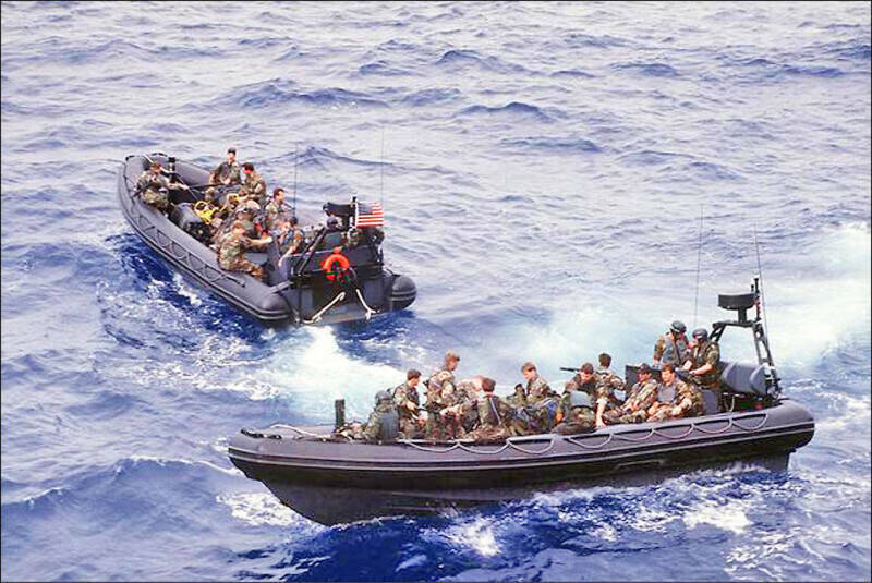 美國海軍海豹部隊受訓圖片。法新社