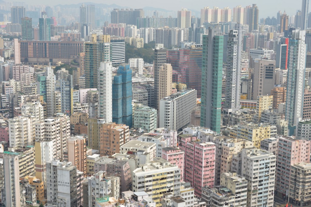 利嘉閣指疫情失控拖累整體樓市全線下挫。