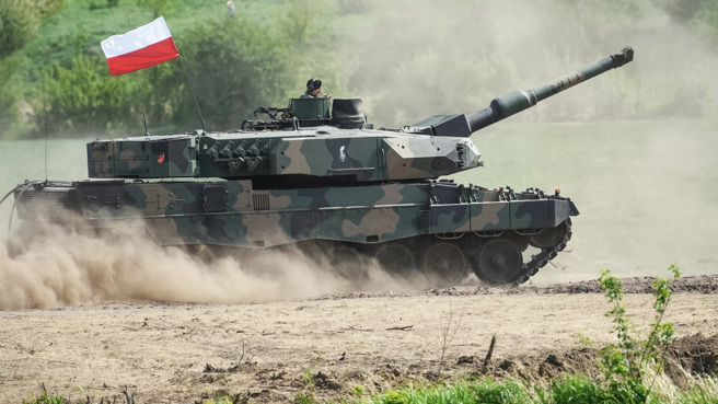 波兰装备的德国豹2坦克。