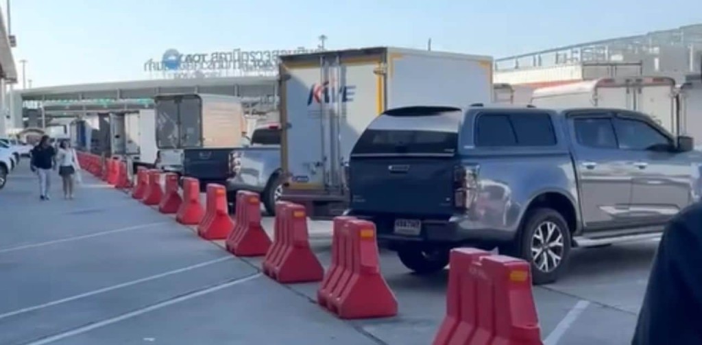 拍攝地點在曼谷蘇萬那普國際機場附近。Giuseppe Taddeo fb