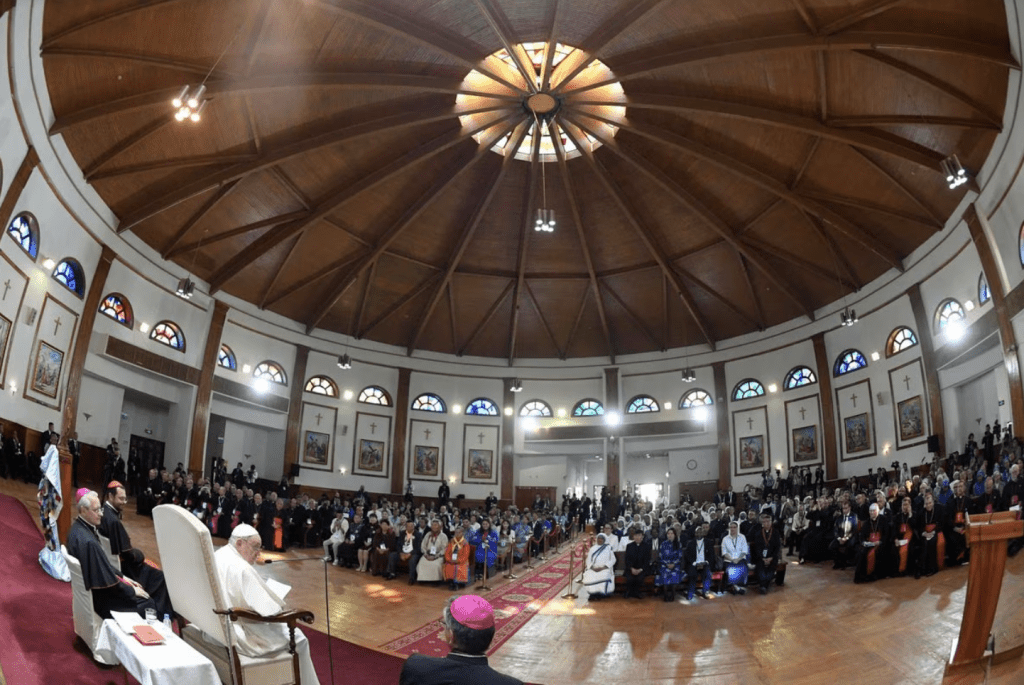 方濟各周六正式展開訪問蒙古的首日行程，在烏蘭巴托聖彼得聖保羅主教座堂，向當地主教和神職人員發表講話。路透社