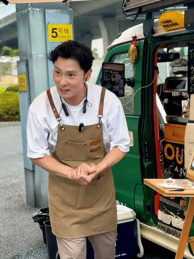 姚亦澧親自落場。 姚亦澧親自落場。