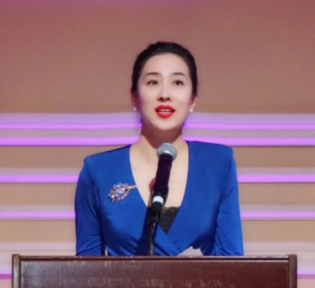 2月27日，王薇在2024年傑出美籍亞裔女性頒獎晚會致辭。社交平台Ｘ