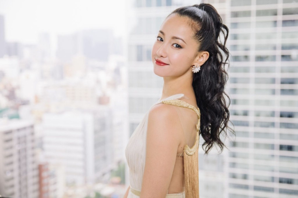 澤尻樣靚身材好,可惜經常有負面新聞。