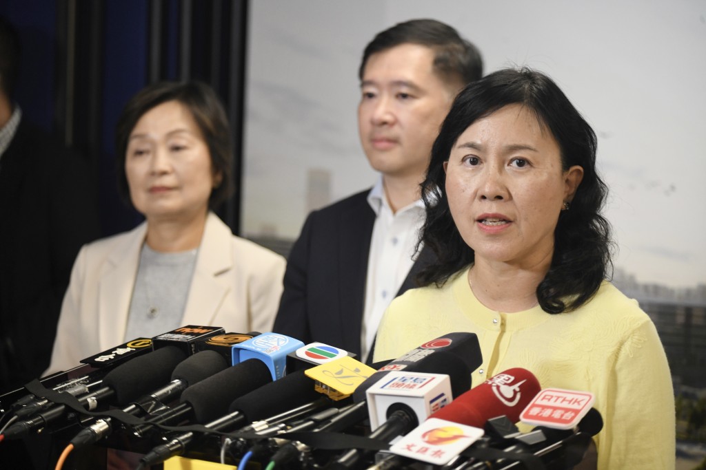 陳美寳指，港深西部鐵路料2035年開通。