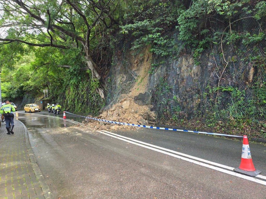南灣道發生山泥傾瀉。FB「土力場」圖片 南灣道發生山泥傾瀉。FB「土力場」圖片