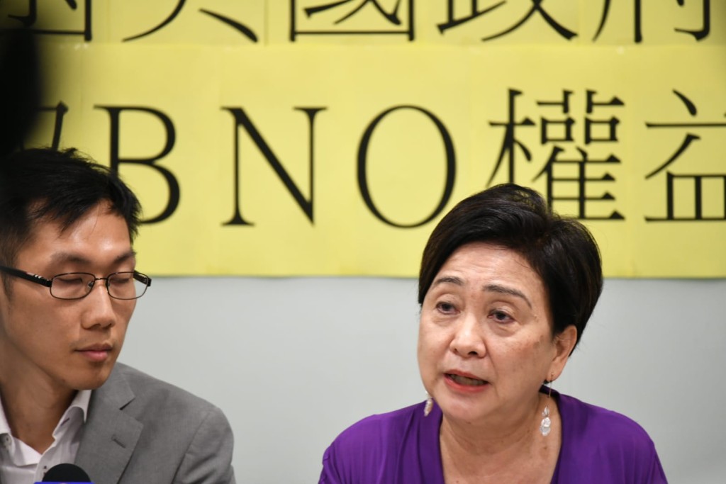 劉慧卿(右)；袁海文(左)。