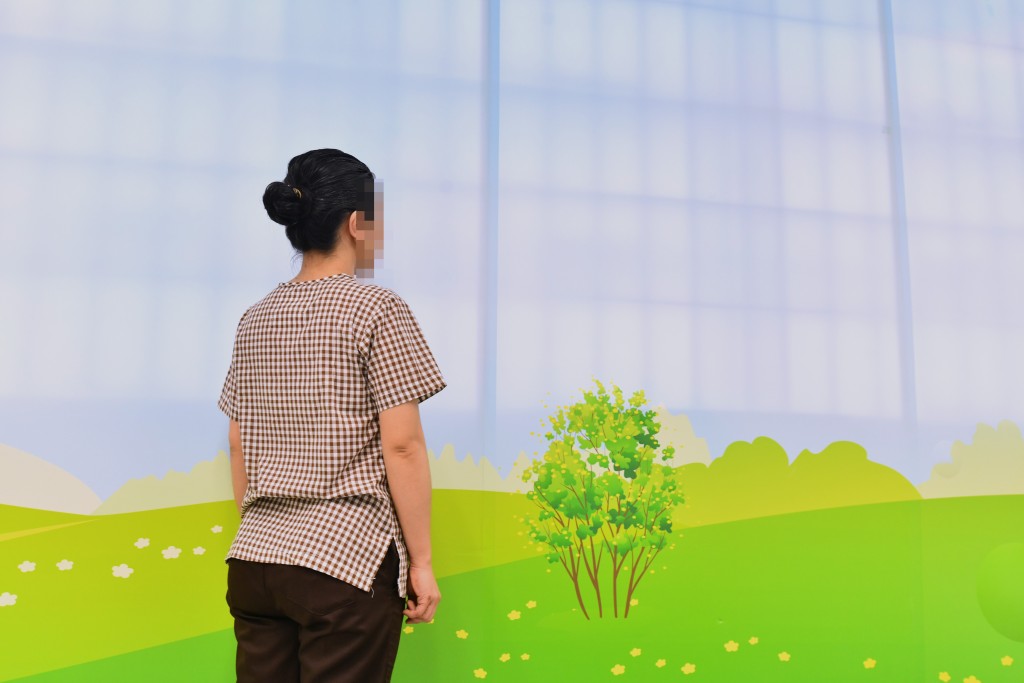 在囚人士阿珊(化名)表示,期望在職業治療助理課程學有所成,將來從事長者復康相關的工作,為幫助弱勢社群出一分力。 盧江球攝 在囚人士阿珊(化名)表示,期望在職業治療助理課程學有所成,將來從事長者復康相關的工作,為幫助弱勢社群出一分力。 盧江球攝