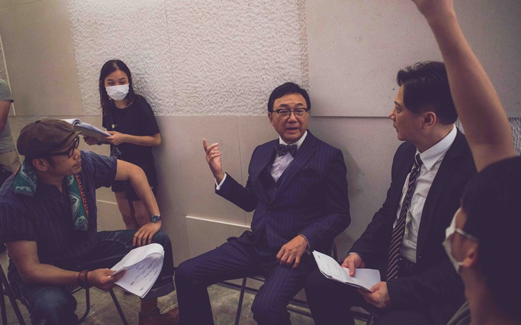 錢嘉樂謂可以同偶像許冠文合作,每日開工都緊張又期待。