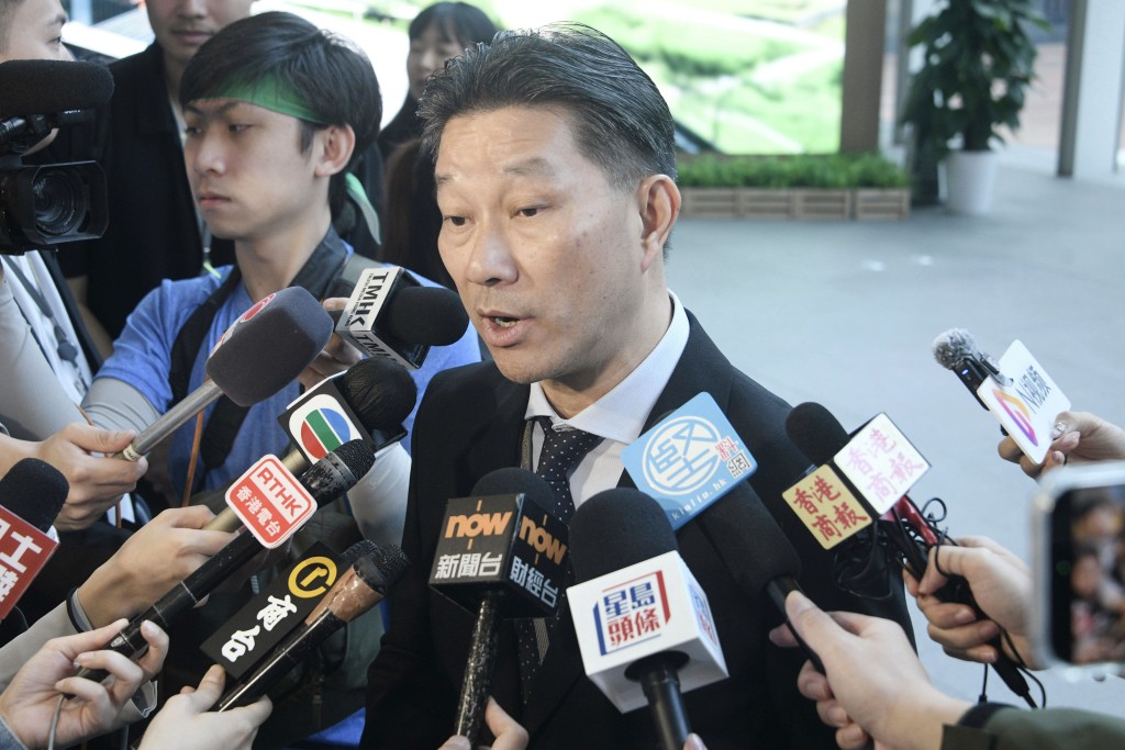 陳祖光表示，香港在安全考量上設定較高標準，有利行車安全，但認為條例有檢討空間。