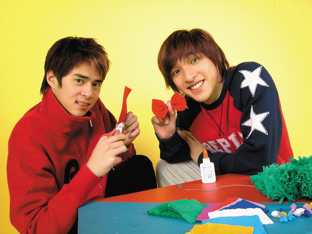 黃又南（右）2002年以Shine成員身份出道。