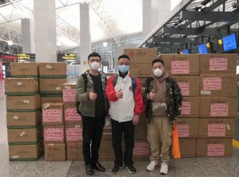 中國向伊朗捐贈物資28日到達當地。網圖