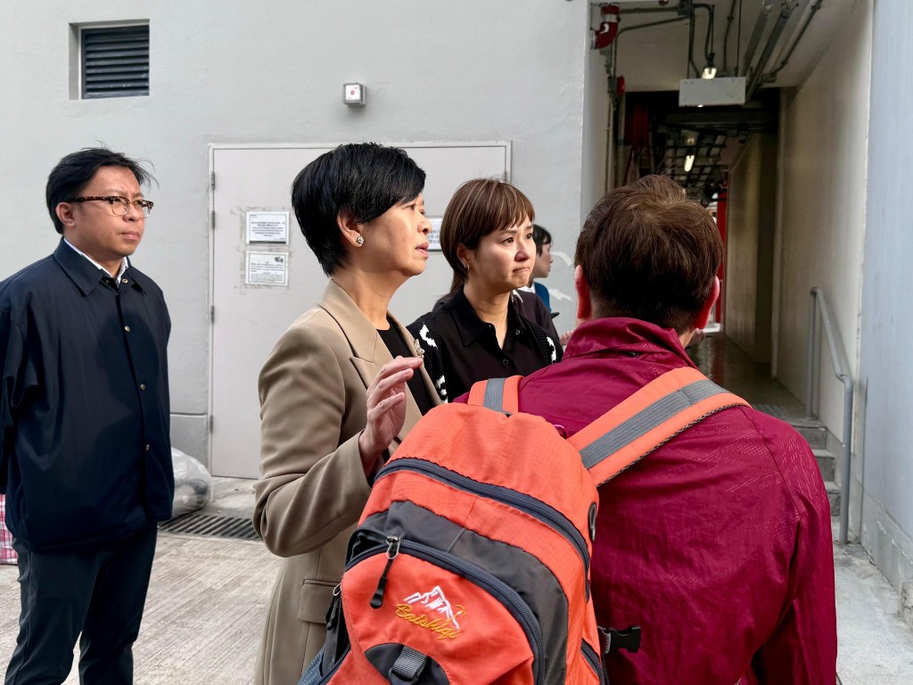 何永賢表示，截至下午６時，有359人入住過渡性房屋。