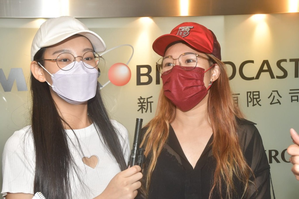 Gigi首次與老師齊受訪。