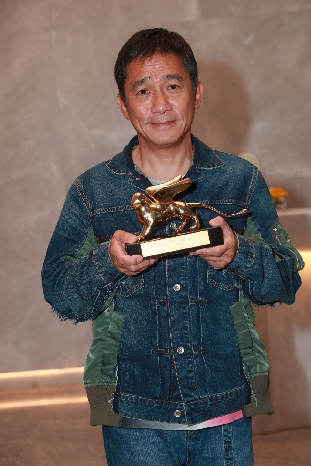 梁朝偉是首位華人演員獲《第80屆威尼斯電影節》頒發「終身成就金獅獎」。