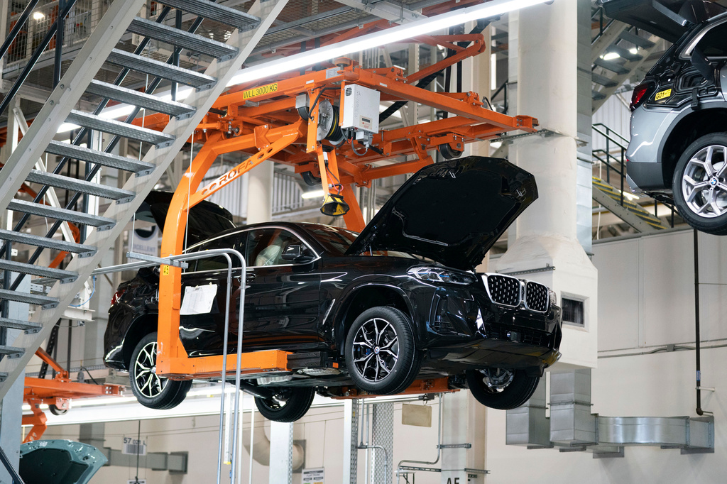 德國車廠寶馬(BMW)推出自願離職計劃,據報個別員工的離職補償可超過65萬歐元(約590萬港元)。美聯社 德國車廠寶馬(BMW)推出自願離職計劃,據報個別員工的離職補償可超過65萬歐元(約590萬港元)。美聯社
