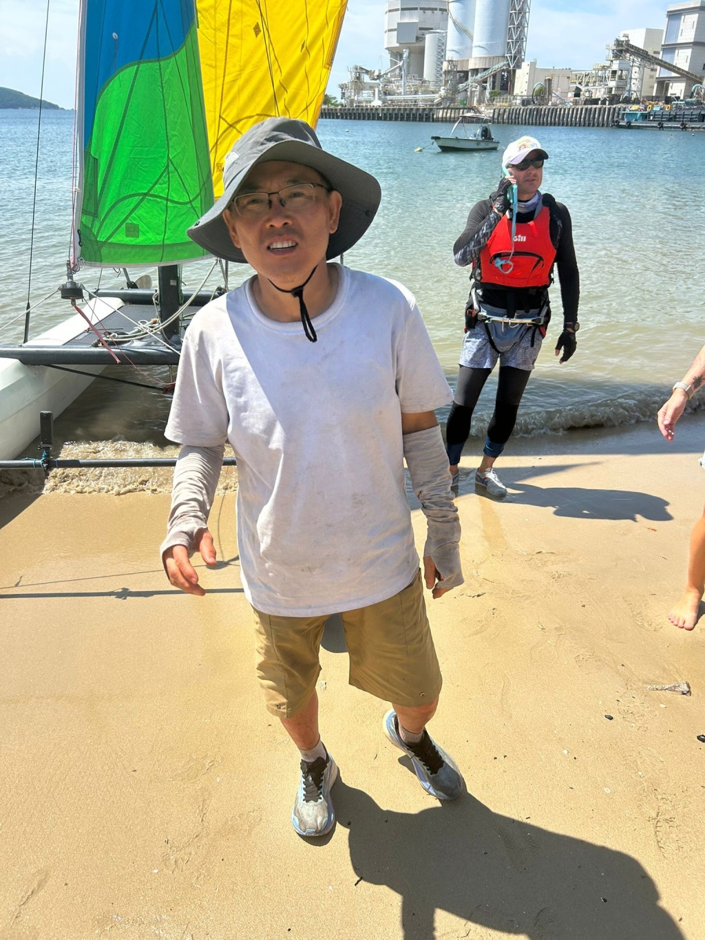 南丫島失蹤內地男於發電廠附近一沙灘被尋回。區議員劉舜婷FB