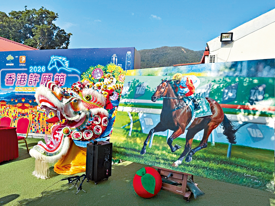 世界短途馬王「嘉應高昇」巨形油畫，會在大年初一揭幕。