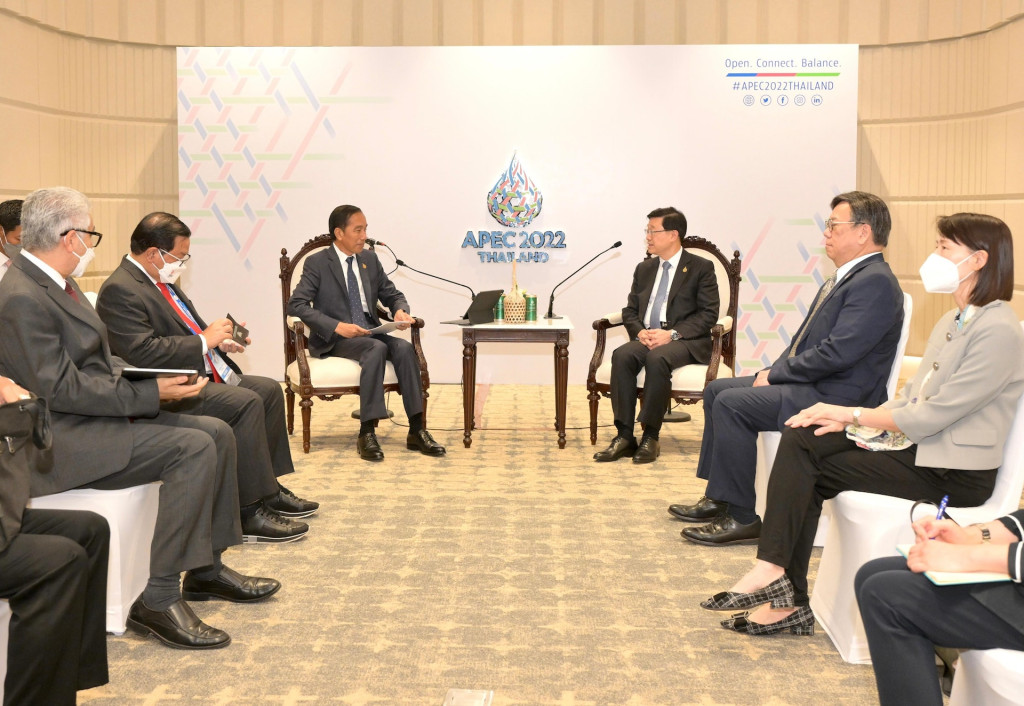 李家超與印尼總統佐科維多多於曼谷舉行雙邊會談。新聞處圖片