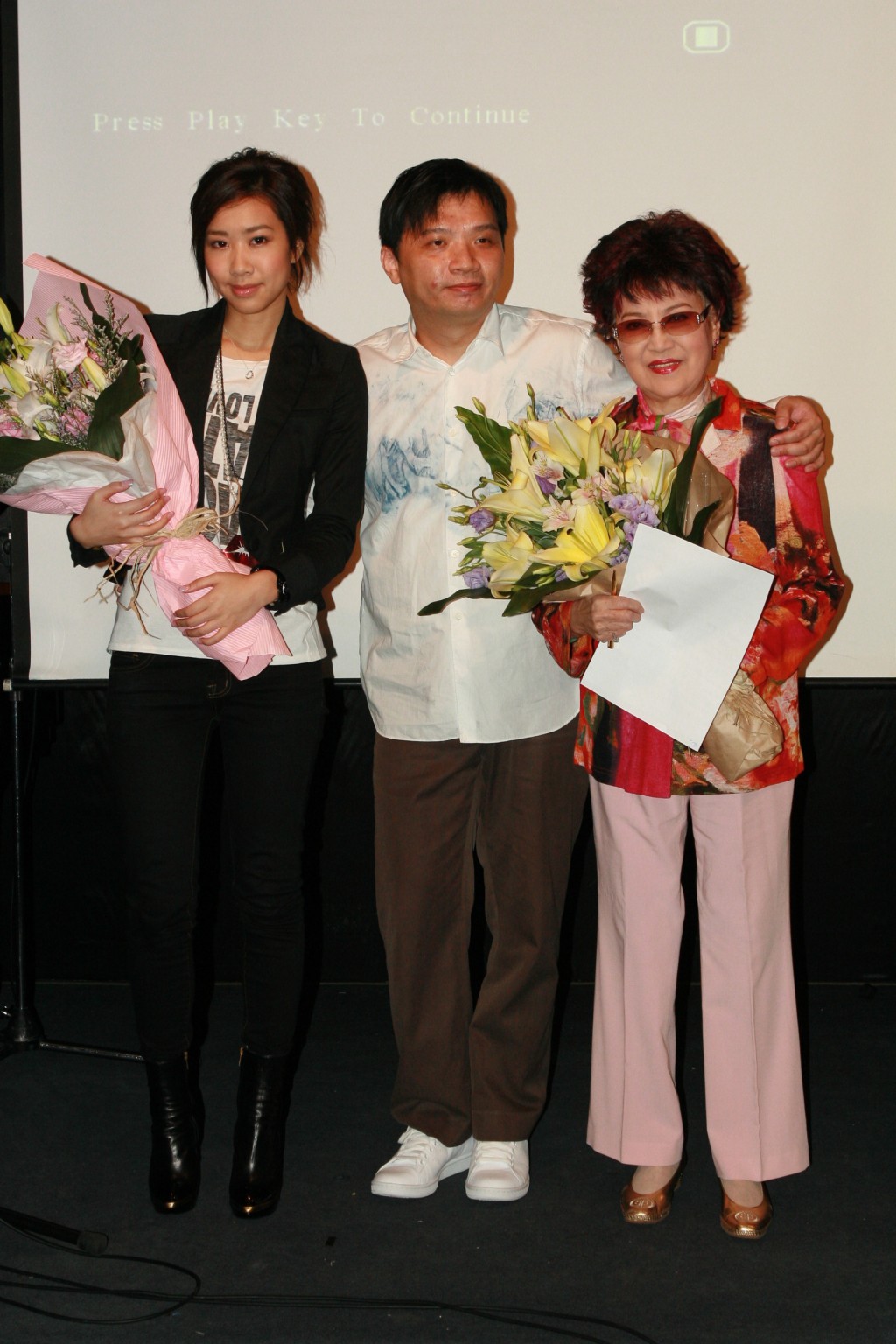 陈辉阳曾与多位歌手合作。